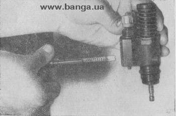  Извлечение шестерни плунжера из насос-форсунки КрАЗ-219, КрАЗ-221, КрАЗ-222, КрАЗ-214