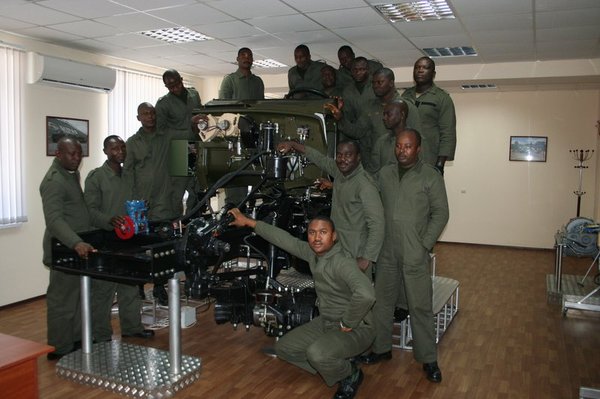 Специалисты вооруженных сил Нигерии прошли обучение на КрАЗе 2014г